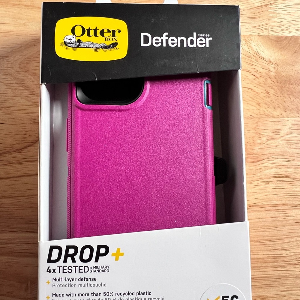 OtterBox Defender Series Pink Case for iPhone 14/13